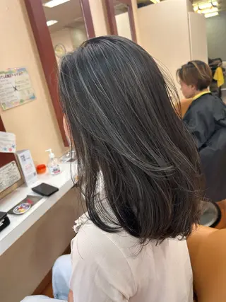 ミディアム カラー 濱川 良栄のヘアスタイル