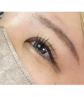 マツエク・マツパ Eyelash salon Blanc 西新井店所属・井浦 花菜のマツエク・マツパデザイン