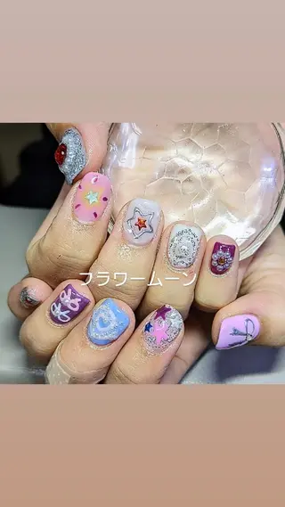 ネイル フラワー ムーンのネイルデザイン