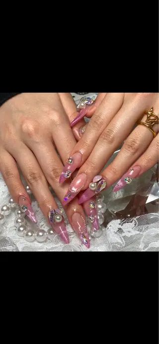 ネイル 爪屋所属・橋本 里香のネイルデザイン