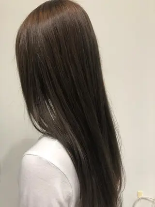 ロング ヤマモト マイのヘアスタイル