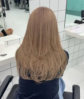 セミロング カラー 𝑨𝑲𝑶 🍒/ 暖色カラーのヘアスタイル