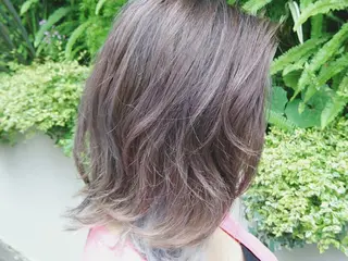 ミディアム カラー 艶髪✨ハイトーン ✨ホワイト✨北宗一郎のヘアスタイル