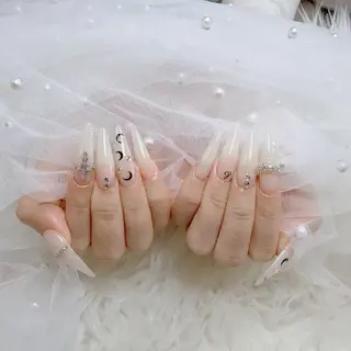 ネイル ENsalon AKIRAのネイルデザイン