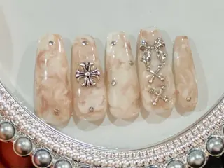 ネイル y 💅のネイルデザイン