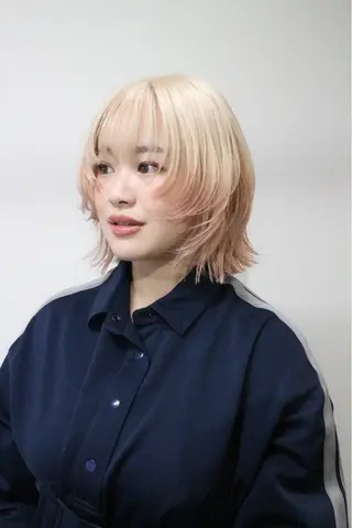 ショート カラー DOULAQ所属・AKO .のヘアスタイル