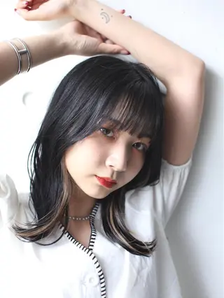 ミディアム カラー 阪口 依美奈のヘアスタイル