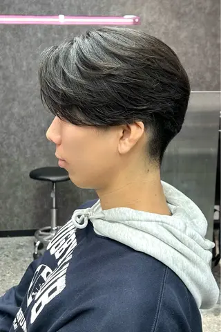 ショート カラー メンズ メンズスタイリスト 前田雄輝のヘアスタイル