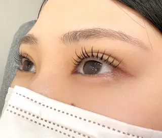 マツエク・マツパ REGINA (レジーナ)所属・REGINA ネイルまつげエステの眉毛・アイブロウイメージ