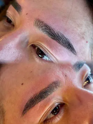 メンズ アイブロウ メンズ研究所所属・《メンズ眉毛&脱毛専 問》✨トネタイチの眉毛・アイブロウイメージ