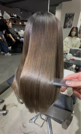 セミロング 艶髪カラー/レイヤ ー支持No.1renのヘアスタイル