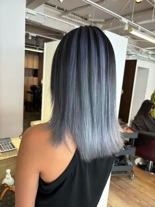 セミロング apollo yokohama所属・レイヤーカット/ ハイトーン/ミノリのヘアスタイル