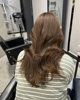 セミロング カラー 韓国ヘア🇰🇷 YUKINAのヘアスタイル