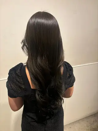 カラー 石井 せなのヘアスタイル