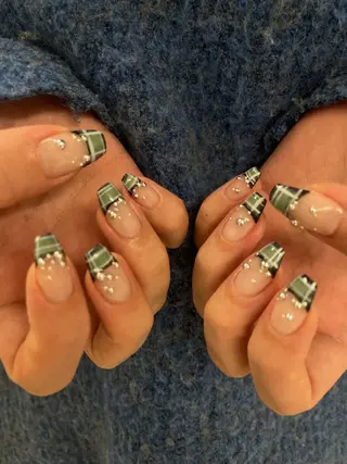 ネイル koyu 🩶のネイルデザイン