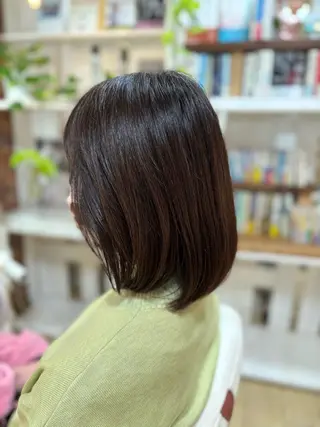 ミディアム 岩谷 美香のヘアスタイル