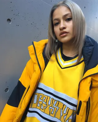 セミロング 🌈評価No.1🌈 艶髪カラー❌エクステのヘアスタイル