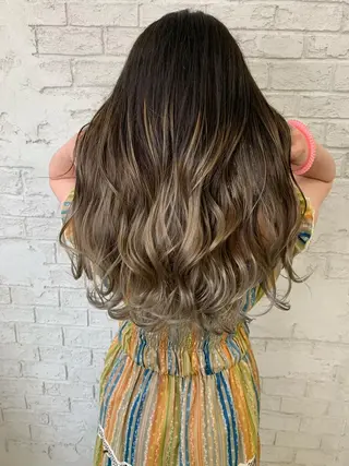 セミロング 🇺🇸ハイライト特 化美容師🇺🇸漆沢のヘアスタイル