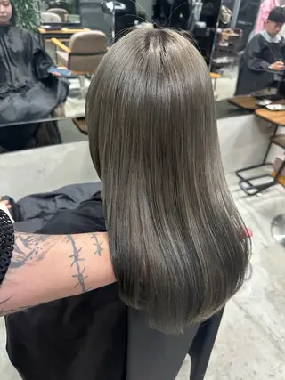 セミロング AiM エイム　韓国レイヤーのヘアスタイル