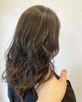 ミディアム カラー ヘアアレンジ HUENEST アカデミーサロンのヘアスタイル