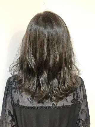 ミディアム scene.池袋所属・scene. haraのヘアスタイル