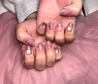 ネイル 𝐁𝐞𝐥𝐥 𝐦𝐞のネイルデザイン