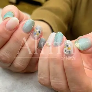 ネイル Alma by kittys 谷保店所属・Alma chitoseのネイルデザイン