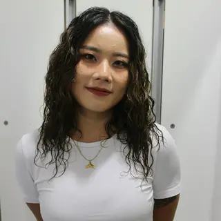 セミロング パーマ カーリーパーマ/ 透明ｶﾗｰ/MIKUのヘアスタイル