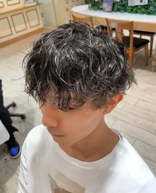 ショート パーマ メンズ 🐝メンズハイライト …Rioのヘアスタイル