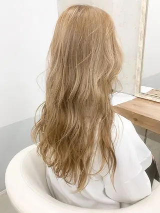 ミディアム 角床直哉 カラーカットNO 1のヘアスタイル