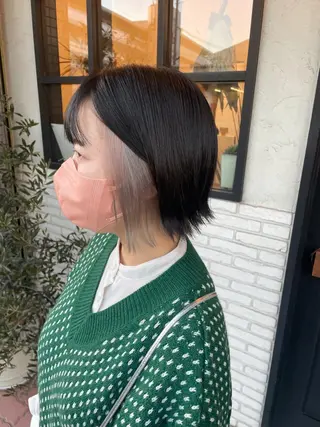 ミディアム カラー 小坂 真子のヘアスタイル