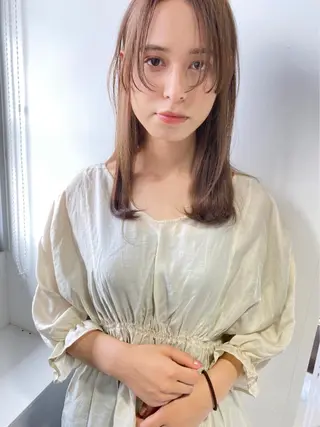 セミロング カラー 遠藤 愛莉のヘアスタイル