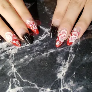 ミディアム ネイル クロキ 。のネイルデザイン