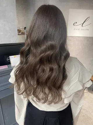 ロング カラー オフホワイトアンドなんば所属・福西 洋斗のヘアスタイル