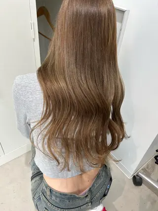 カラー EIGHT mana 海外グレージュ🥥のヘアスタイル