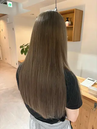 カラー aina / n.w.hのヘアスタイル