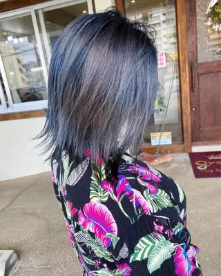 ミディアム カラー grand juteのヘアスタイル