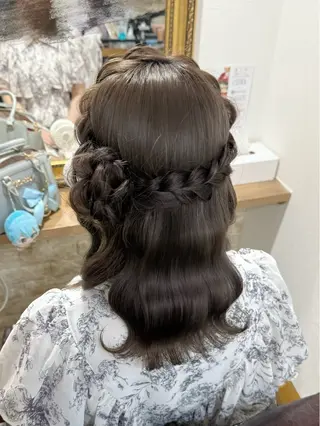ヘアアレンジ セットサロンCURE 🩵あんみのマツエク・マツパデザイン