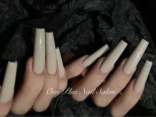 カラー 小林 リリのネイルデザイン