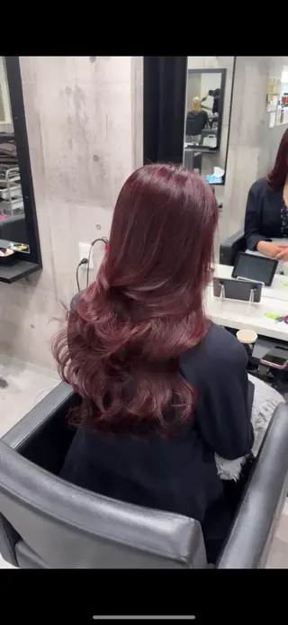 ロング カラー _WHITE +南海難波所属・YUMI YUMIのヘアスタイル