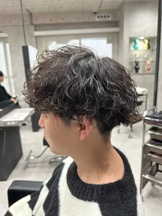 ショート パーマ メンズ ユウ🪄 パーマ指名No1のヘアスタイル