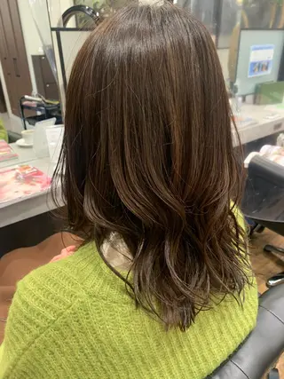 ミディアム 美容しょうへいの店所属・吉川 茉由子のヘアスタイル
