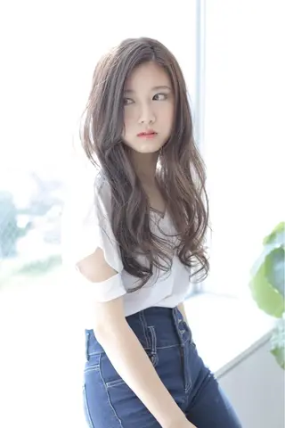 ロング カラー youres hair 新宿三丁目所属・髪質改善カラー、美髪 トリートメント専門のヘアスタイル