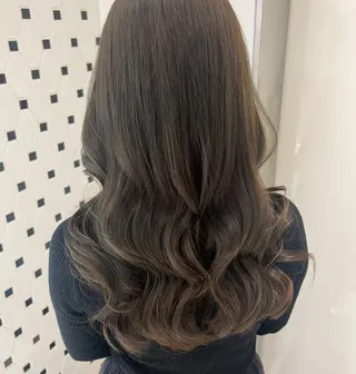 ロング ヘアアレンジ コテ巻きパーマ🐾 篠谷悠衣のヘアスタイル