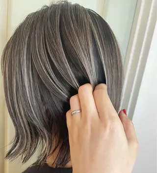 ミディアム 山形 ゆりのヘアスタイル