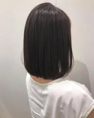 ミディアム 石田 優菜のヘアスタイル
