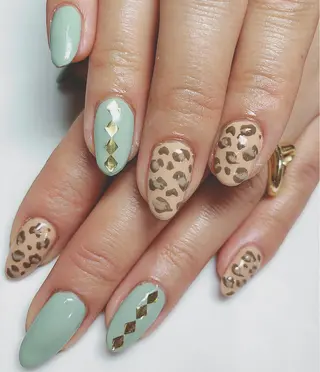 ネイル bijou所属・相馬 礼菜のネイルデザイン