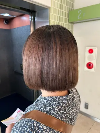 ショート .AIRI🌼 暖色/ぱつっとぼぶのヘアスタイル