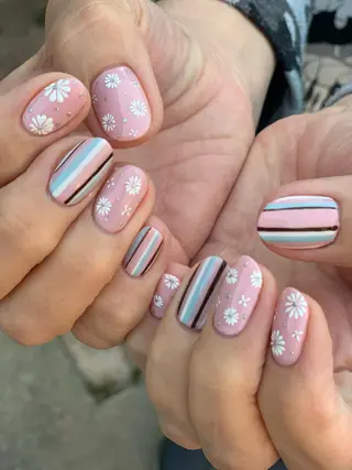 ネイル 大崎 奈々のネイルデザイン