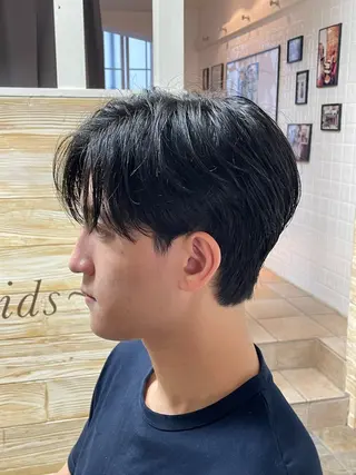 ショート パーマ メンズ 榎戸 怜真のヘアスタイル